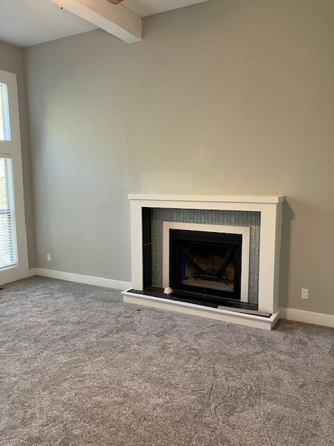 Sala de estar hundida - 4904 NW Barry Rd