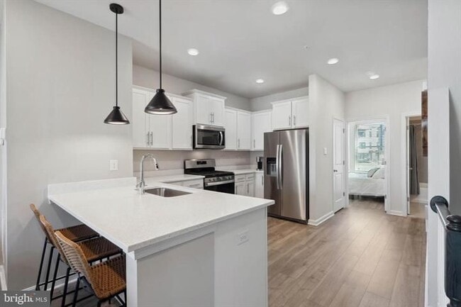 Building Photo - 558 Banquet Ln