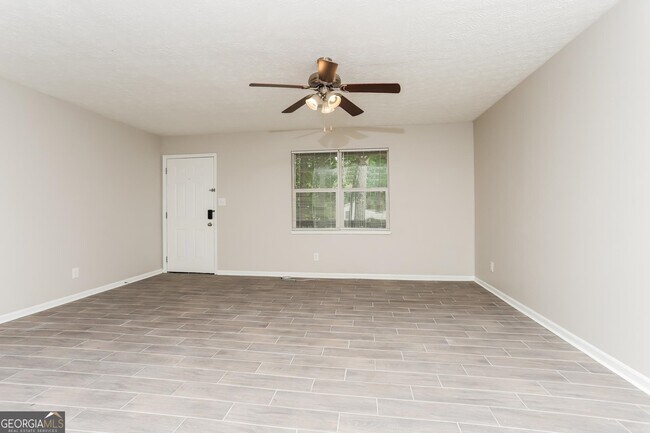Foto del edificio - 5408 Rocky Pine Dr
