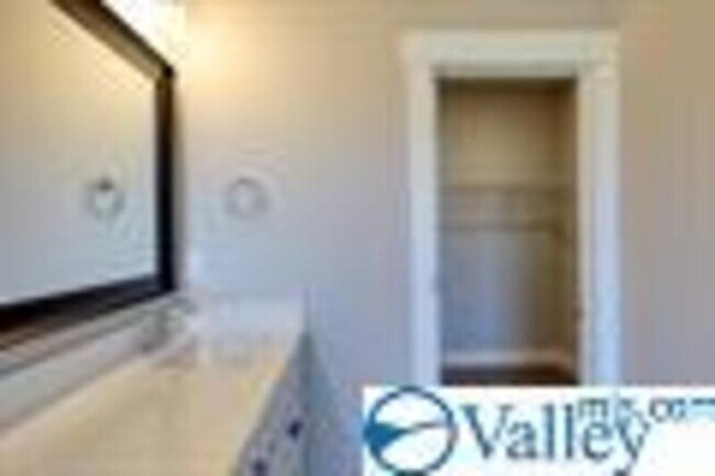 Building Photo - 111 Caspian Ln