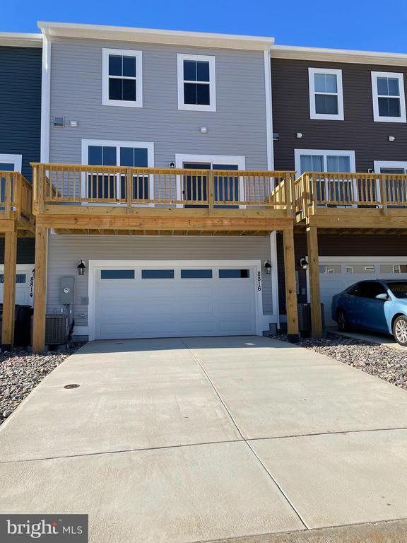 Foto del edificio - 8816 Selby Ct