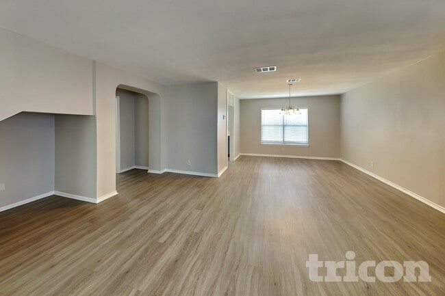Building Photo - 8015 Chestnut Barr Dr