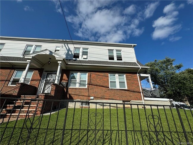 Building Photo - 667 Yonkers Ave