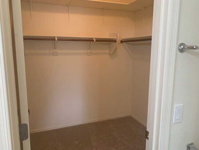Building Photo - Unfurnished, 1-year long-term rental