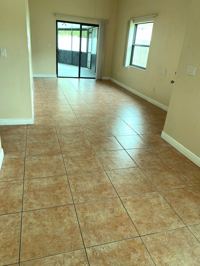 Building Photo - 4 Prosperity Ln