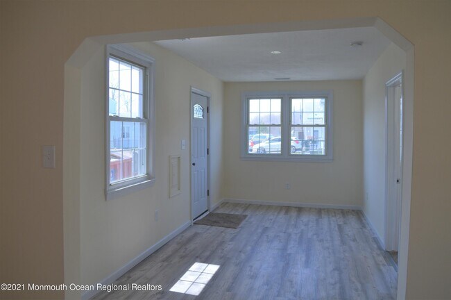 Building Photo - 186 S Park Ave