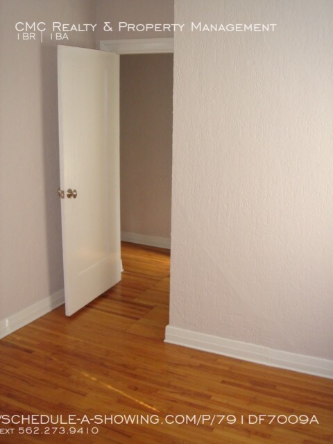 Foto del edificio - 3324 E 8th St