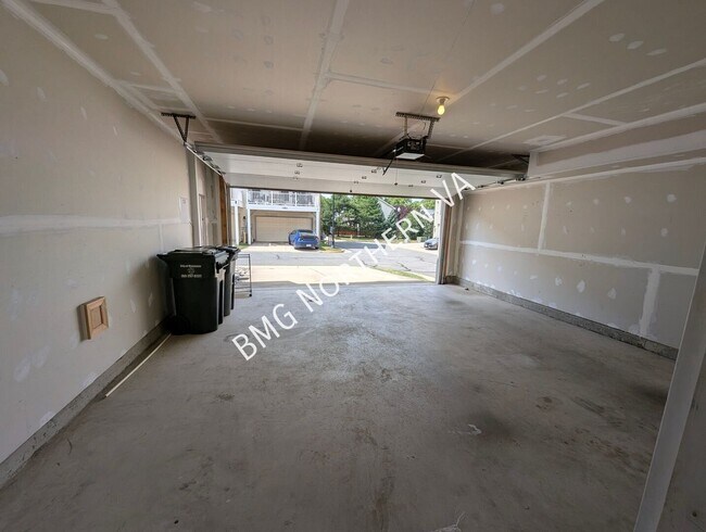 Foto del edificio - 9220 Prescott Ave