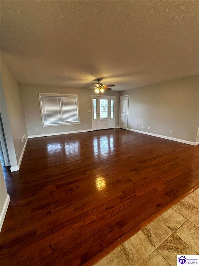 Foto del edificio - 154 River Cliff Blvd