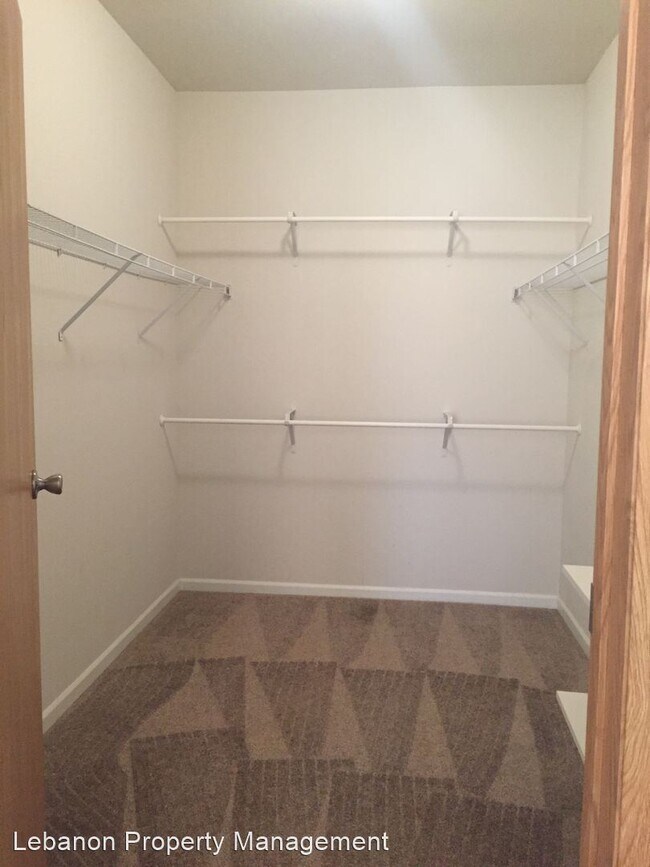 29900 Pelican Dr, Lebanon, MO 65536 House Rental in Lebanon, MO