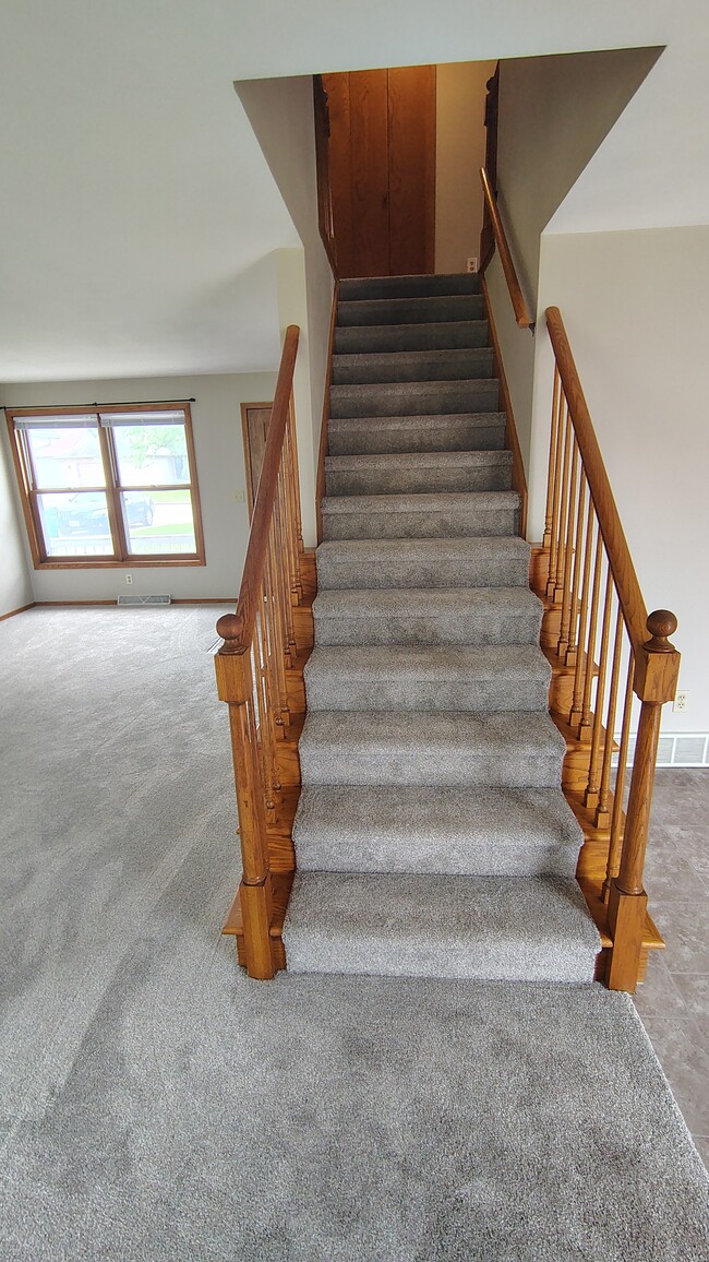 Building Photo - 2962 W Creek Valley Ln