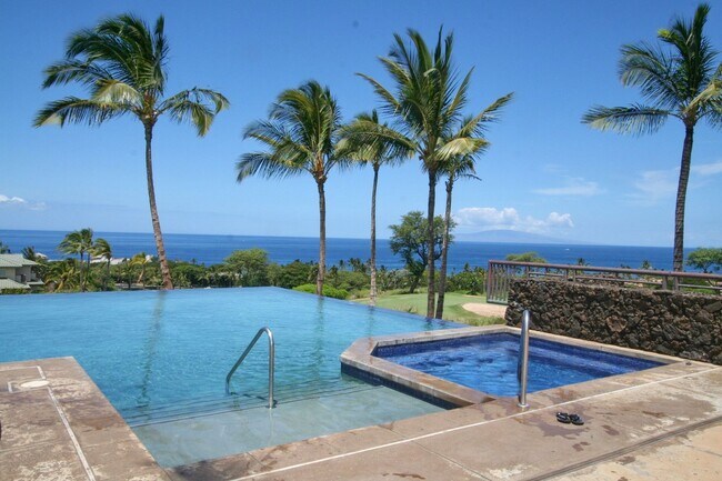 Foto del edificio - KAI MALU IN WAILEA, LUXURY 3bed/2.5bath Townhome with Wonderful Ocean Views, exquisitely Furnishe...