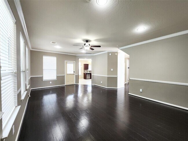 Building Photo - 5827 Eatons Creek Tr