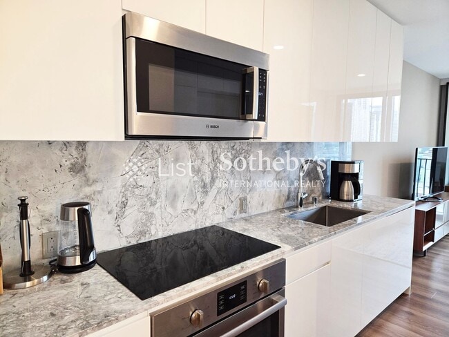 Building Photo - Aalii #1609 | Honolulu, HI