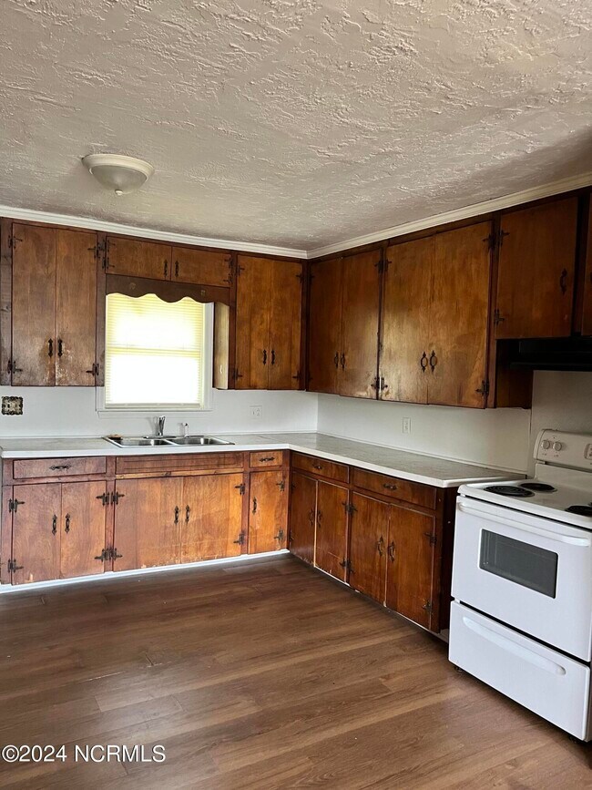 Foto del edificio - 4134 Corbett Cir