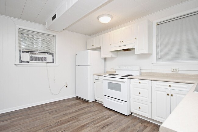 Building Photo - Fry's Spring Basement Apartment