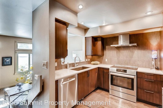 Foto del edificio - 3 br, 2 bath House - 111 North Pearl Street