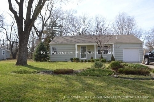 Foto principal - 7428 Woodson - Updated Ranch!