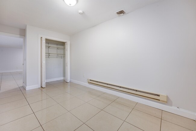 Building Photo - 28 Van Cleef St