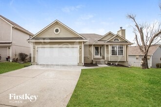Building Photo - 1049 NE Queens Cir