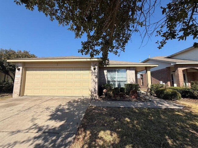 Foto del edificio - 15312 Lady Elizabeth Ln