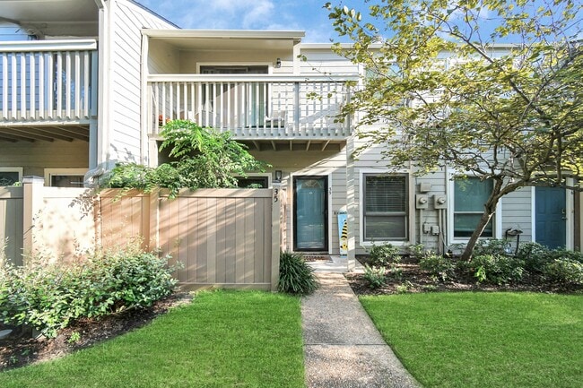 Foto del edificio - 2379 Briarwest Blvd