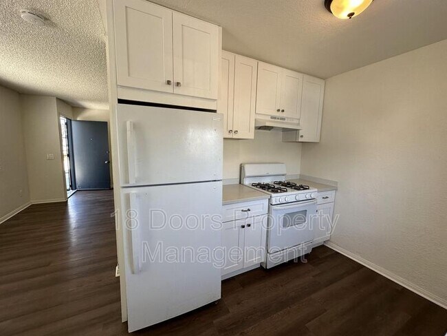 Foto del edificio - 840 Grand Ave