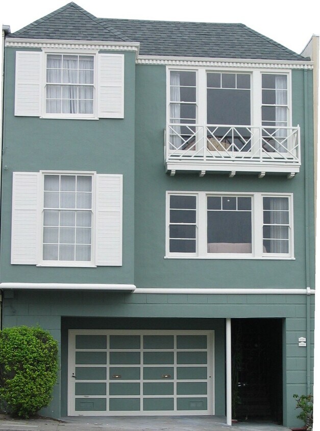 Primary Photo - 717 Anza St