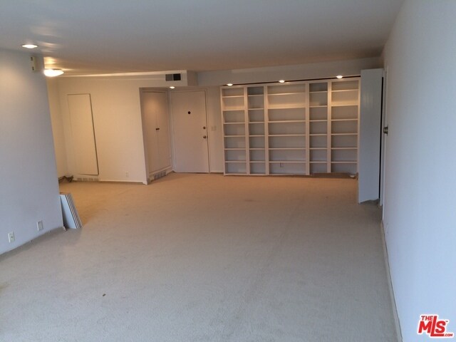 Foto del edificio - 289 S Barrington Ave