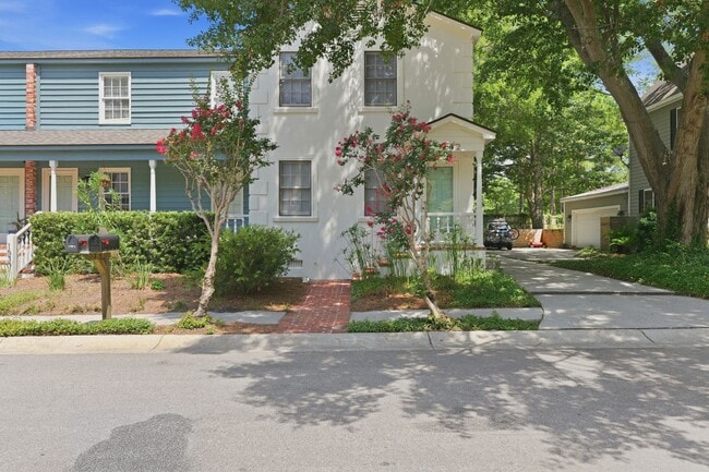 Photo - Charming Mount Pleasant Townhouse