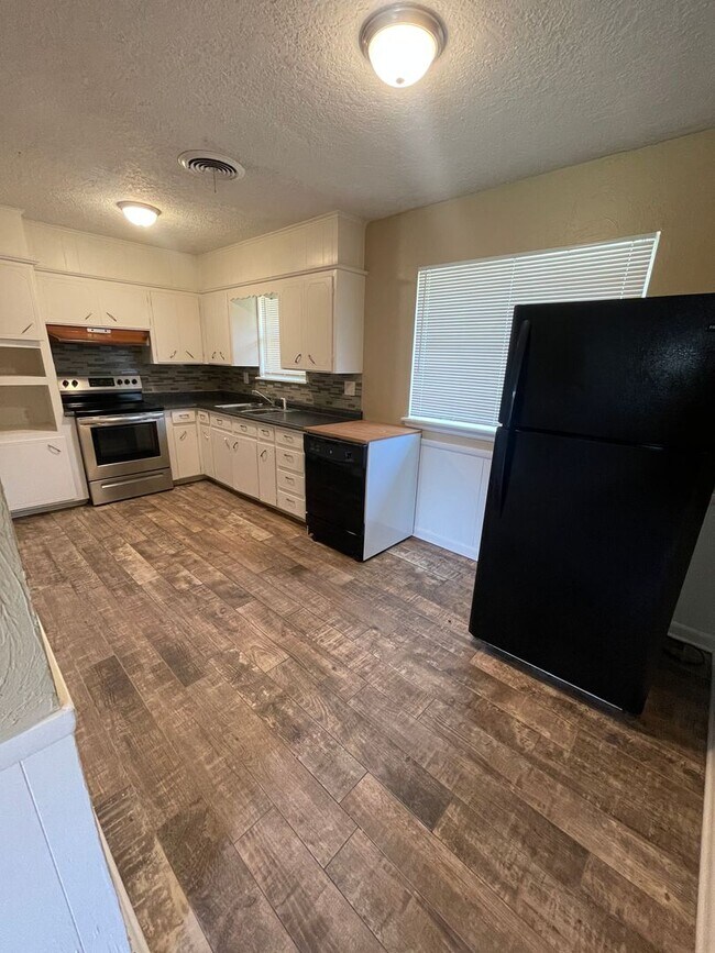 Foto del edificio - Norman Home For Lease