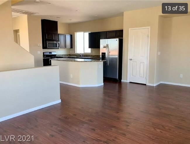 Foto del edificio - 9854 Lime Tree St