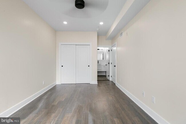 Foto del edificio - 1868 Frankford Ave