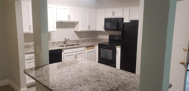 Foto del edificio - 496 Banyon Tree Cir