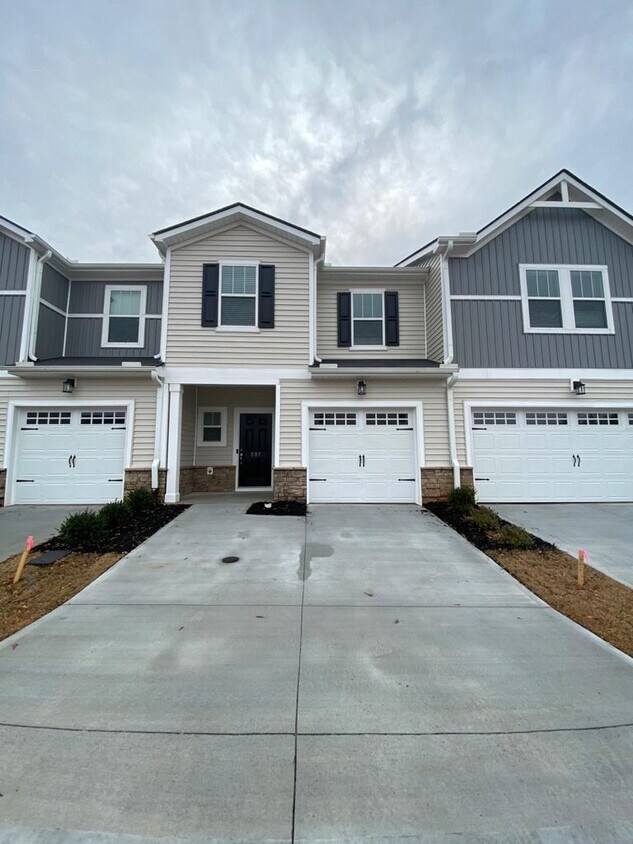 507 Windsinger Ln, Greer, SC 29650 Townhome Rentals in Greer SC