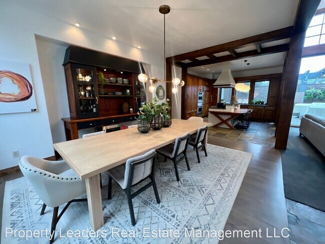Foto del edificio - 4 br, 3.5 bath House - 19051 Mount McLough...