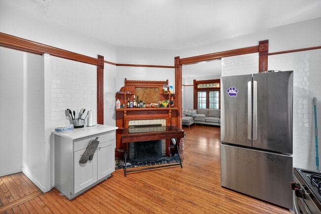 Building Photo - 1112 Garnett Pl