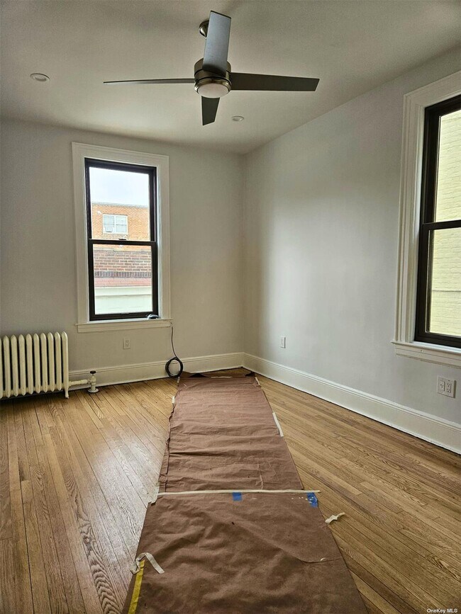 Building Photo - 21-14 43rd St
