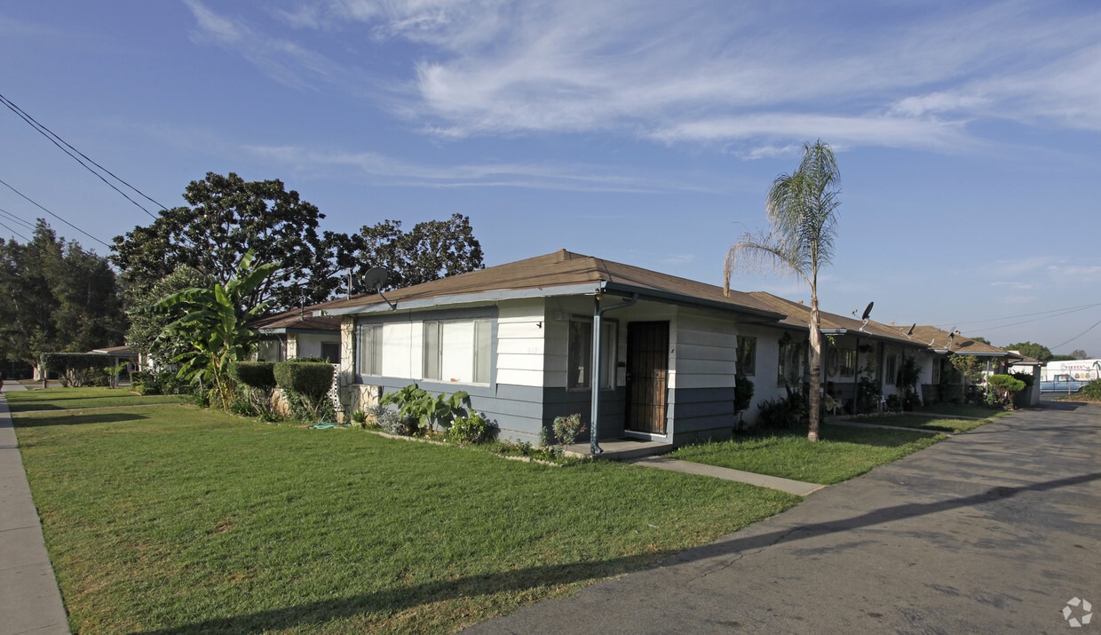 Primary Photo - 611-619 N Walnut Ave