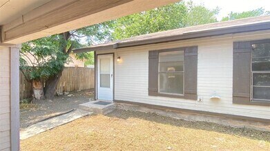 Building Photo - 1311 Bayou Dr