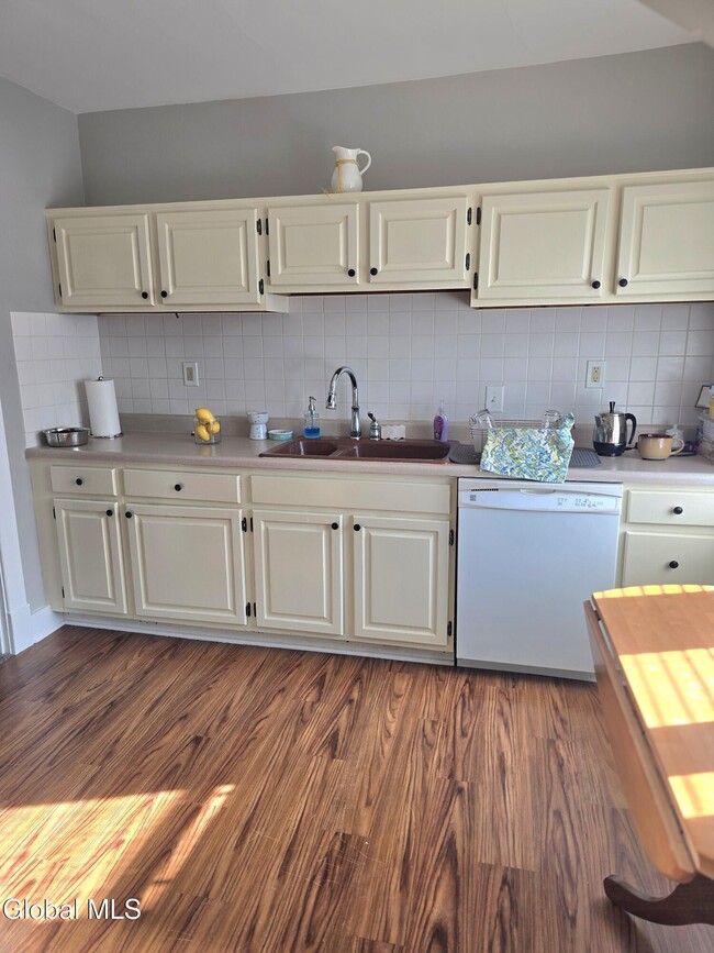 Building Photo - 31 Terrace Ave