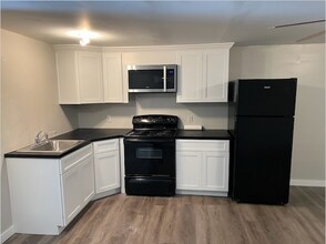 Building Photo - 2220 Bandler Rd