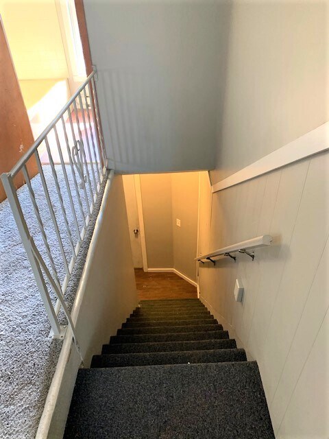 Building Photo - 487 Hawley St