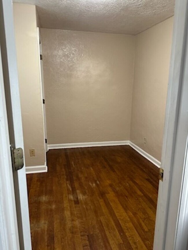 Foto del edificio - 3333-3335 Parkview Ave