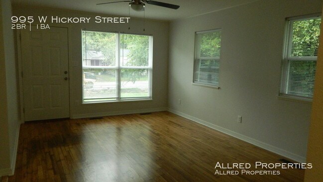 Building Photo - 995 Hickory