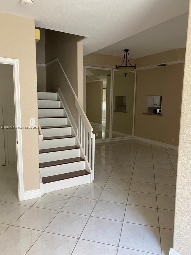 Building Photo - 9766 Royal Palm Blvd