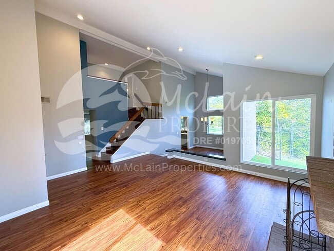 Building Photo - 4 bd with SOLAR  and AC with huge yard!