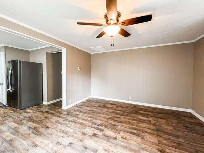 Building Photo - 303 E Ripley Ave