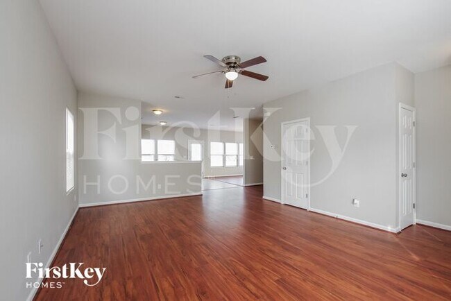 Building Photo - 1732 Larne Cir