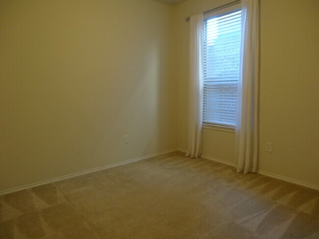 Foto del edificio - 4418 Windmill Run Dr